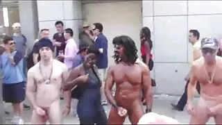ربيبة سكس اجنبي مترجم جديد تريد أن يكون زوج أمها سعيدًا وتتركه يمارس الجنس مع الفرج