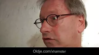 لعق تلك جنس جديد مترجم الغنيمة ، عبدي الأبيض
