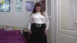 في سن المراهقة هو يعطي سكس مترجم محارم جديد قدم إلى بي بي سي