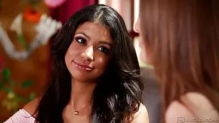 واو ، تبدو سكس انمي مترجم جديد رائعة حولك! دونا بيل و ...